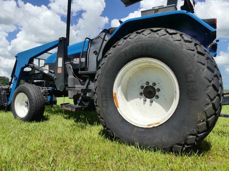 new-holland-4835-image-5
