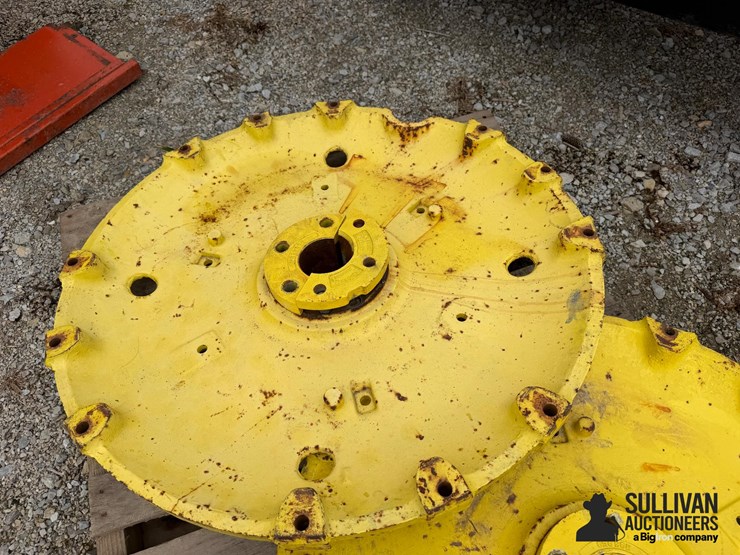 john-deere-rear-cast-wheels-image-10