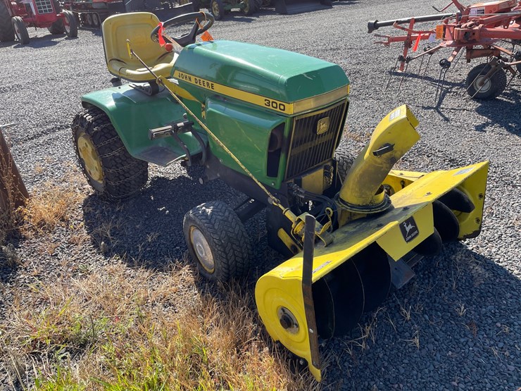 john-deere-300-image-3