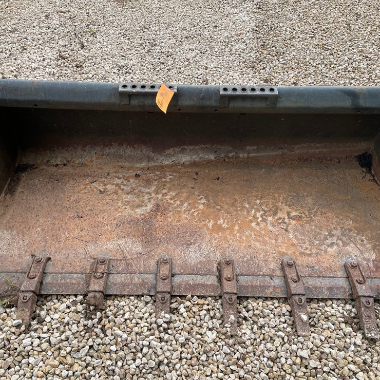#903 • Bobcat Heavy Duty Skid Steer Tooth Bucket (Sun Prairie, WI)