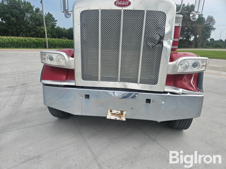 2020-peterbilt-389-image-10