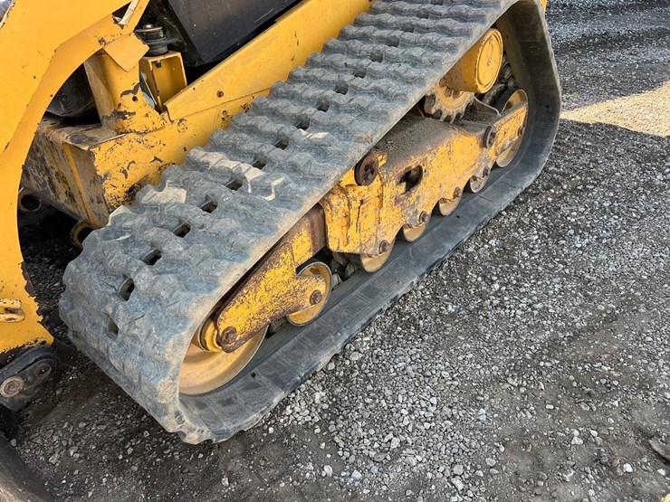 2014-caterpillar-279d-image-13