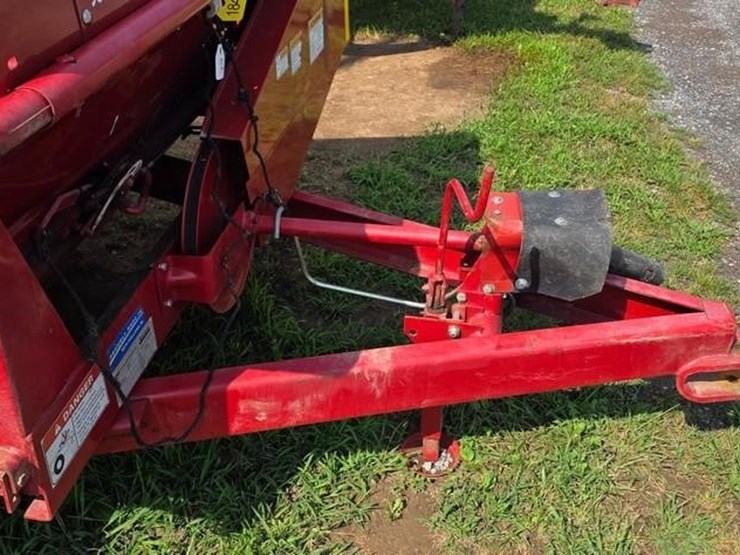 2019-new-holland-165-image-6