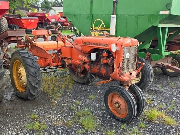 allis-chalmers-ca-tractor-w/cultivators-(runs)-image-1