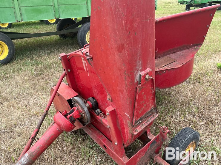 new-holland-30-image-11