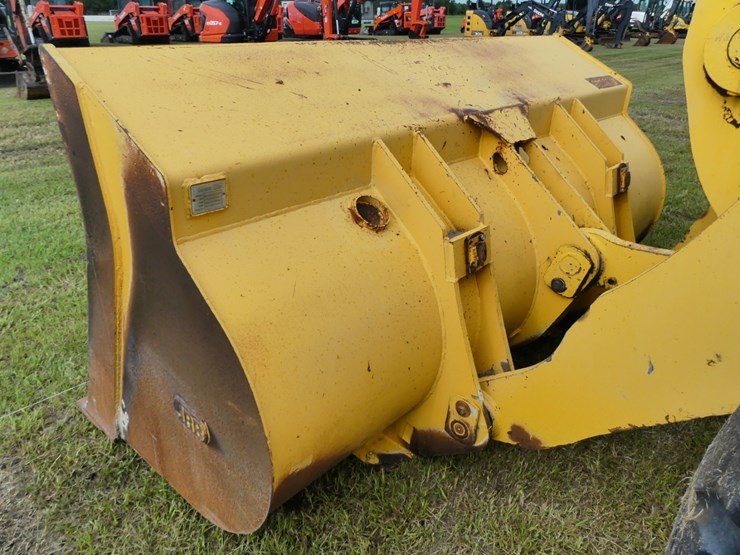 komatsu-wa320-image-14
