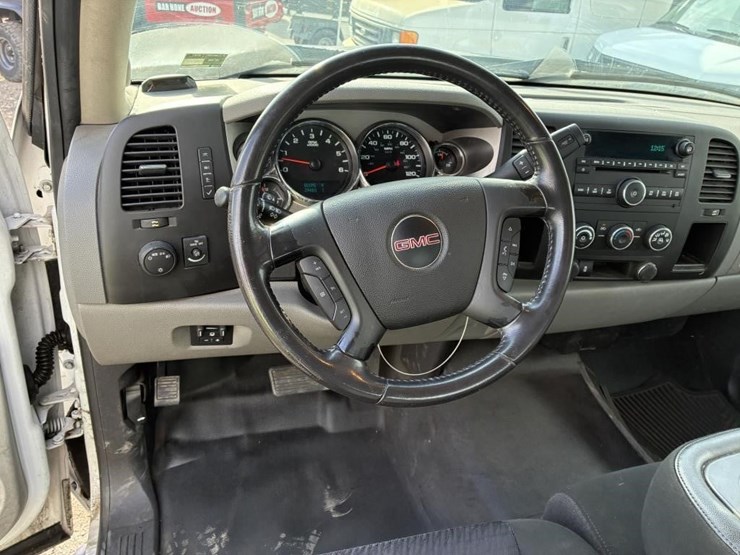 2012-gmc-sierra-2500hd-image-15