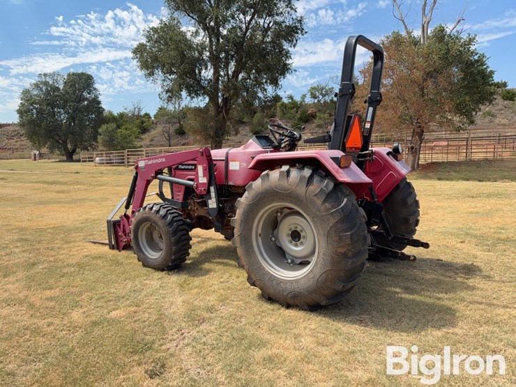 2015-mahindra-4540-image-7