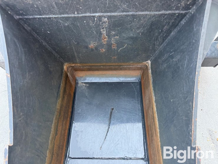 skid-steer-stump-bucket-image-12