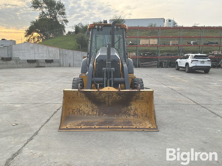 2018-deere-310l-image-2