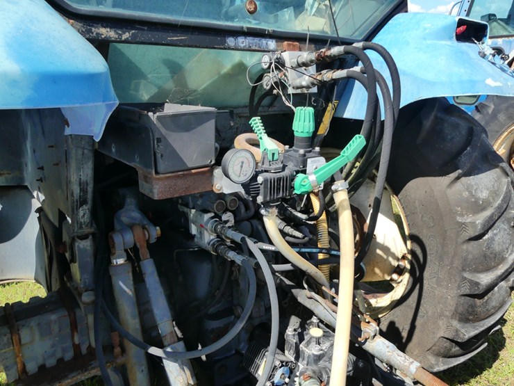 new-holland-ts110-image-6