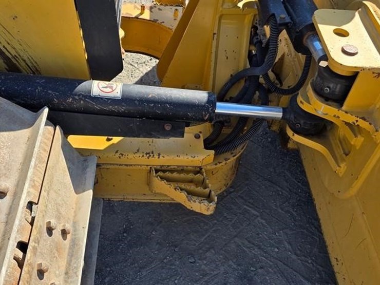 2020-caterpillar-d5k2-lgp-image-45