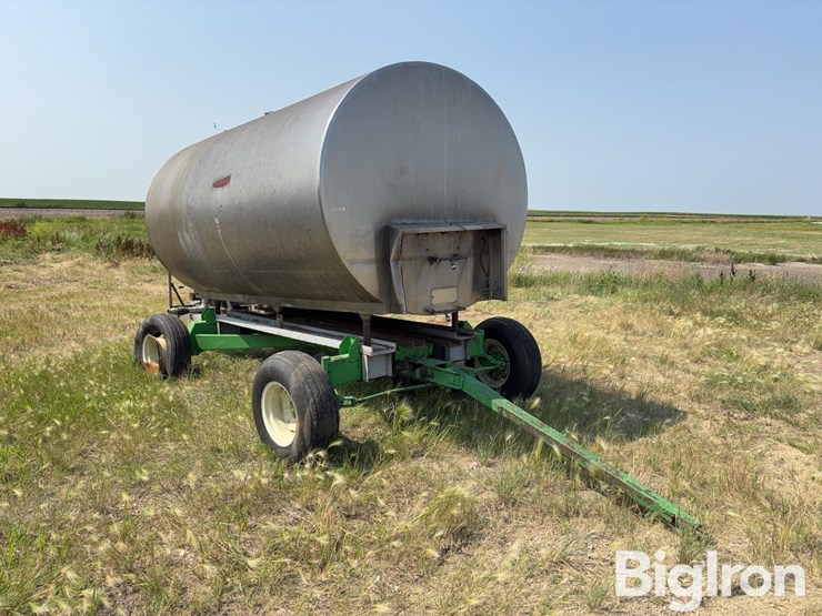 stainless-1500-gal-ss-tank-on-running-gear-image-1
