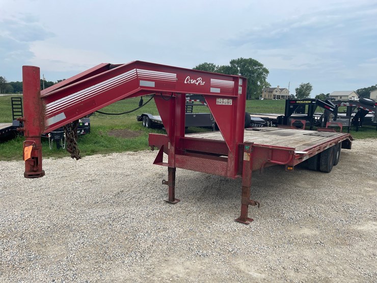 #405-•-2005-corn-pro-8.5-x-25'-flatbed-(has-wi-title)-(helenville,-wi)-image-1