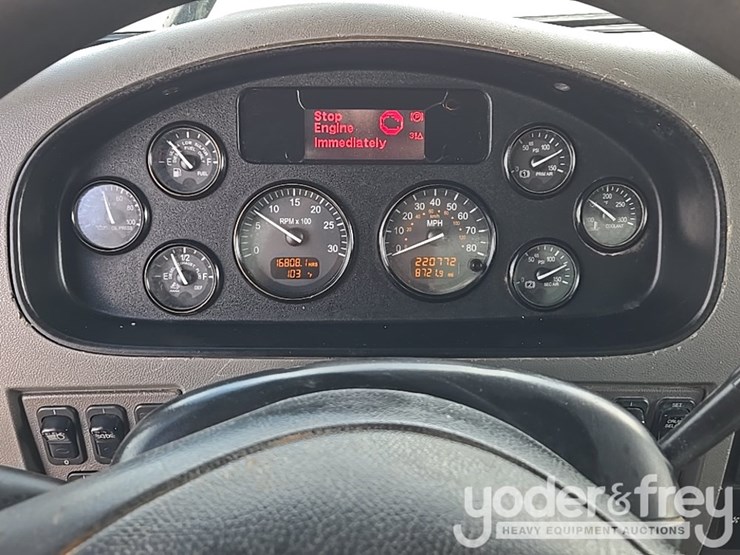 2014-peterbilt-348-image-73
