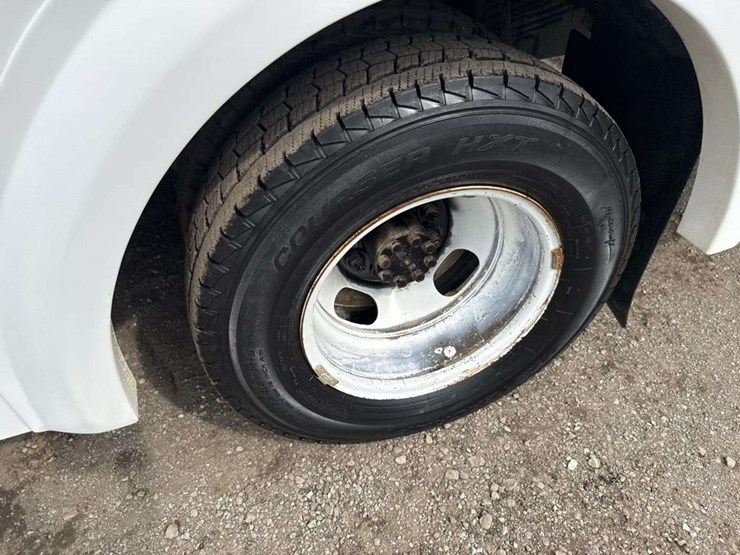 2010-chevrolet-express-g4500-image-15