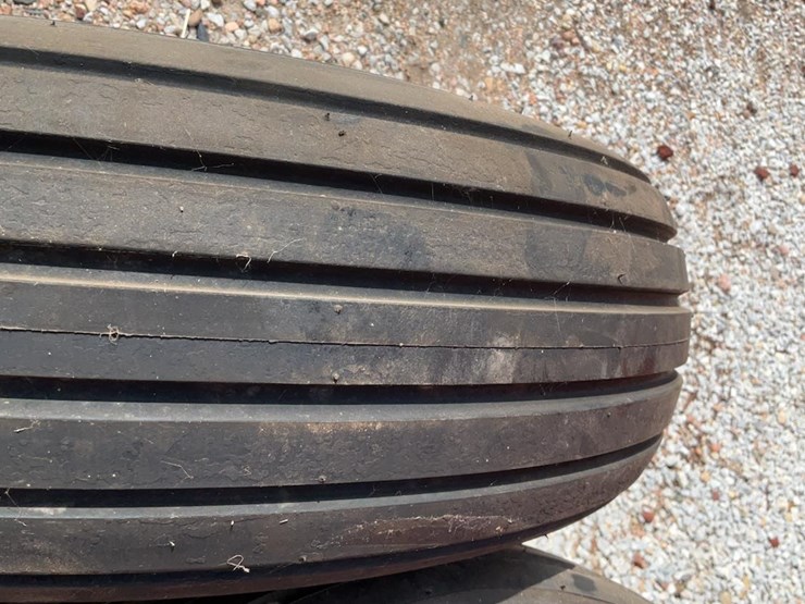 9.5l-15sl-implement-tires-&-rims-image-14