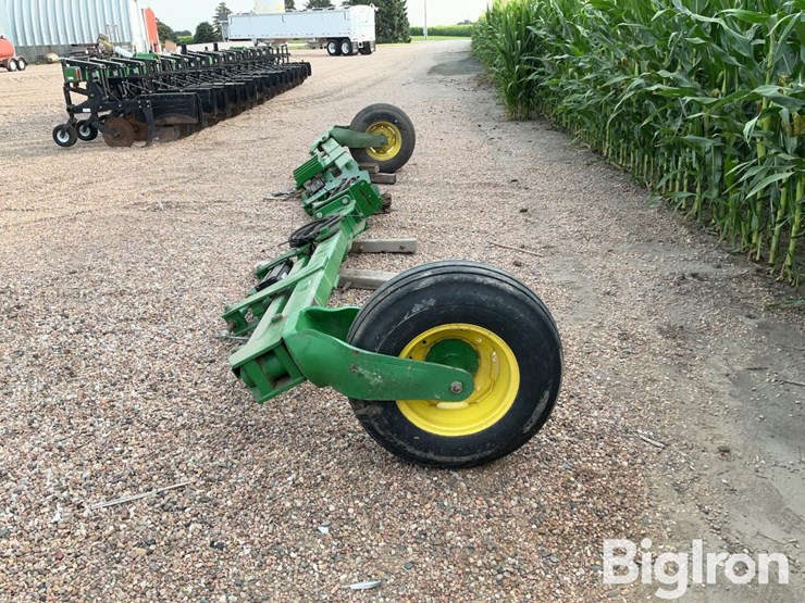 john-deere-lift-assist-brackets-&-wheels-image-8