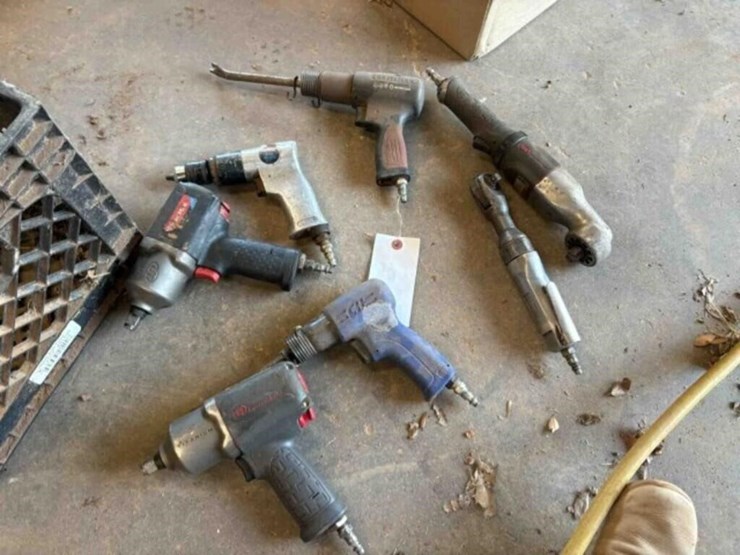 assort-of-air-tools-image-8
