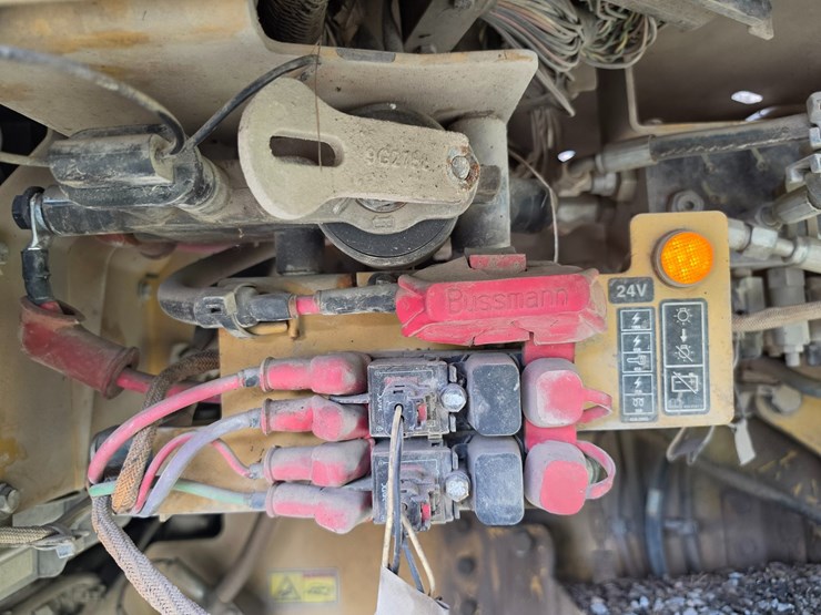 caterpillar-ap-1055f-image-94