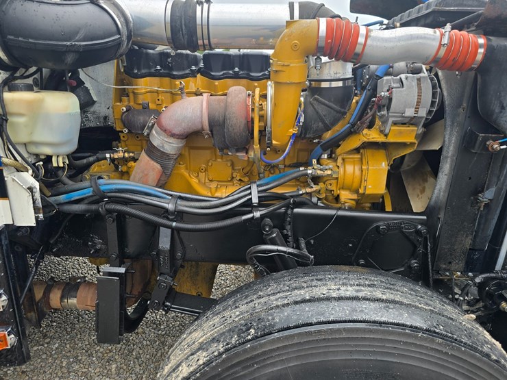 2000-peterbilt-379-image-52