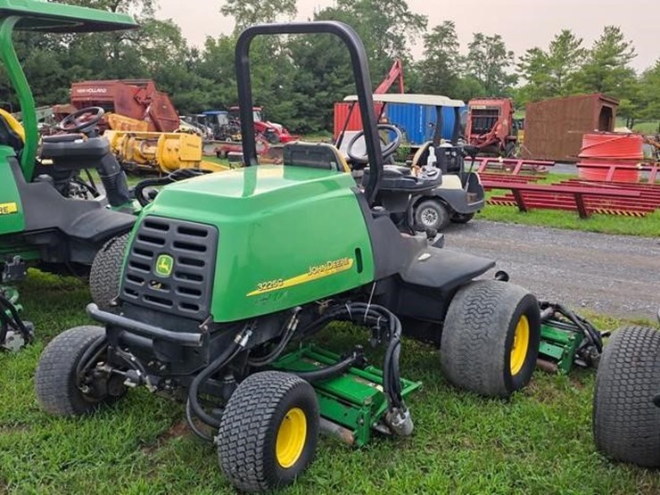 2005-john-deere-3225c-image-4
