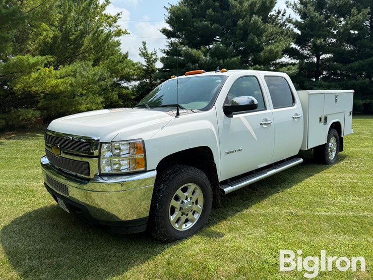 2012-chevrolet-k3500-image-1