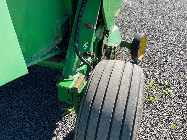 2003-john-deere-567-image-29