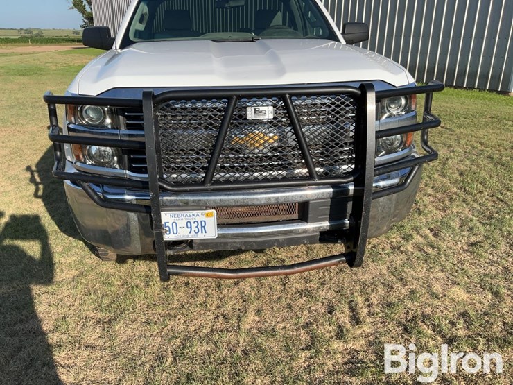 2018-chevrolet-silverado-2500hd-image-15