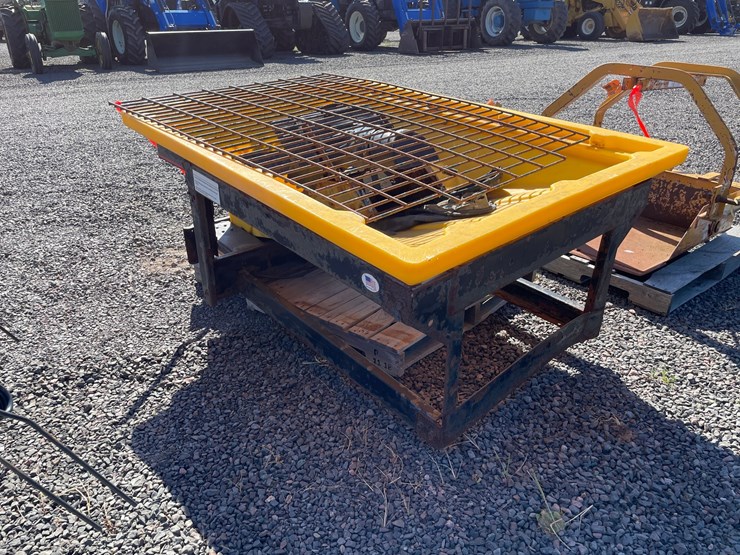 #637-•-snowex-vee-pro-3000-poly-hopper-(mason,-wi)-image-5