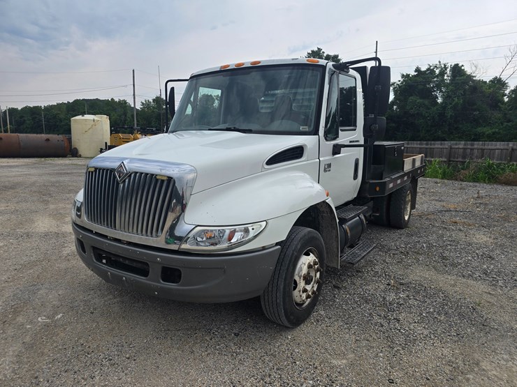 2006-international-durastar-4300-image-2