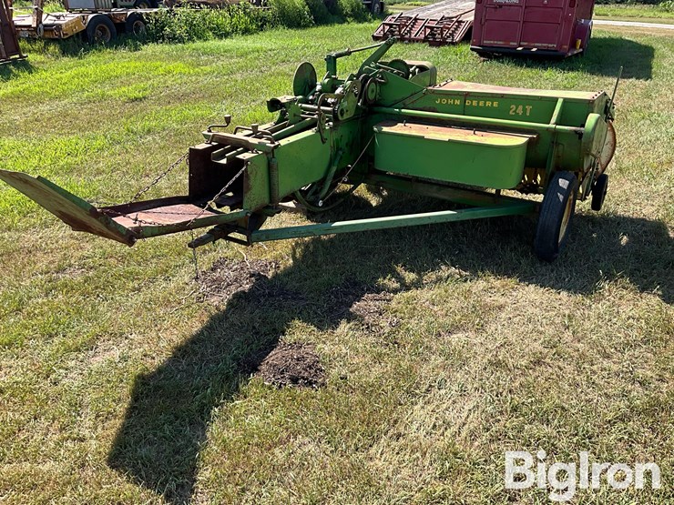 john-deere-24t-image-7