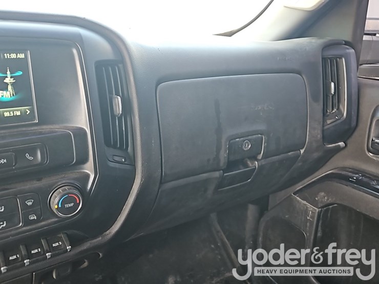 2021-chevrolet-silverado-5500hd-image-45