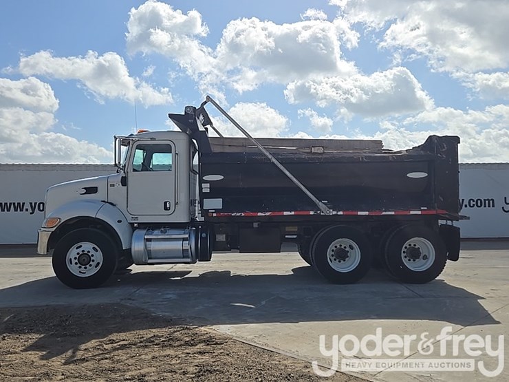 2018-peterbilt-348-image-2