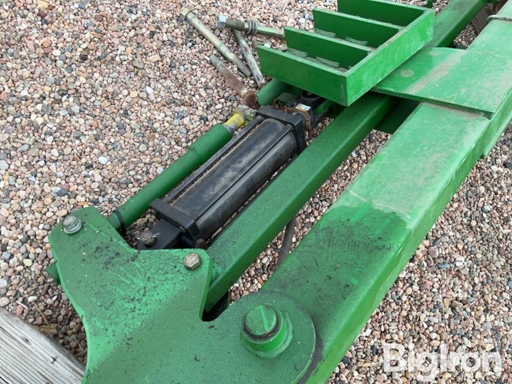 john-deere-lift-assist-brackets-&-wheels-image-15