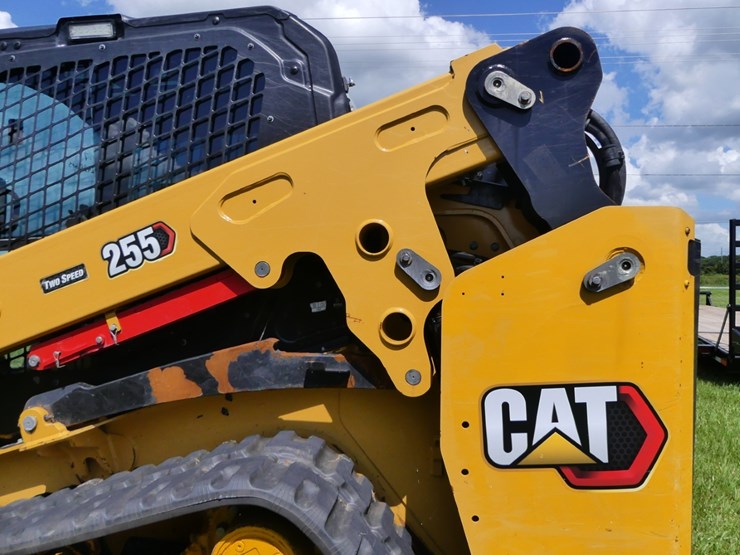 caterpillar-255-image-8