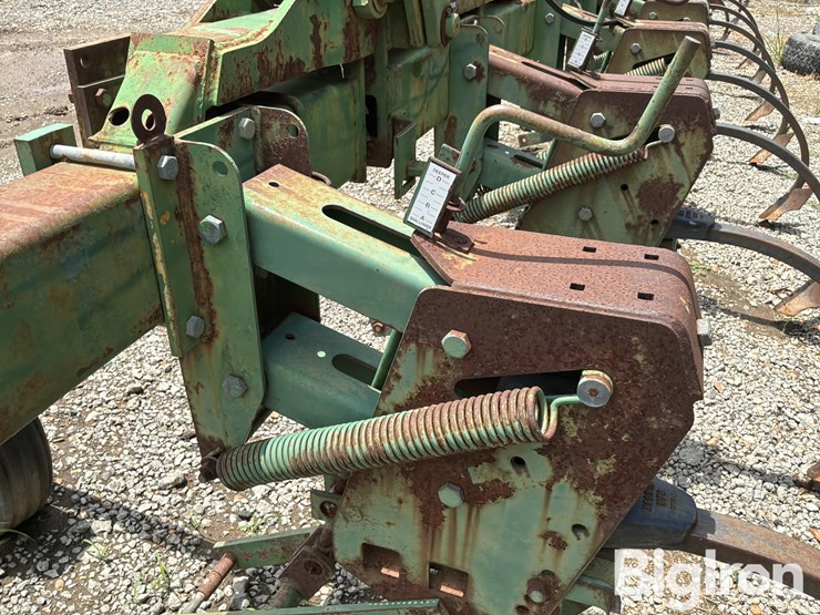 john-deere-885-image-15