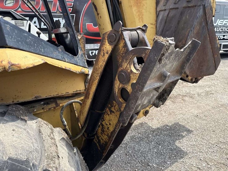 caterpillar-416b-image-11