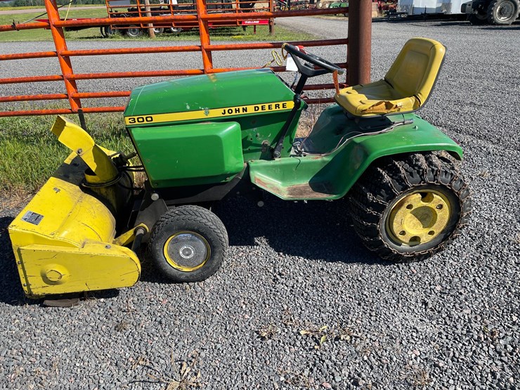 john-deere-300-image-7