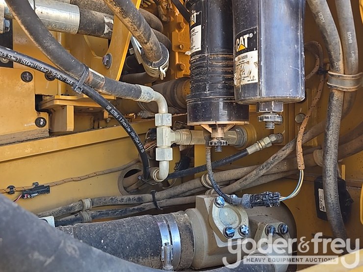 2019-caterpillar-336-image-42