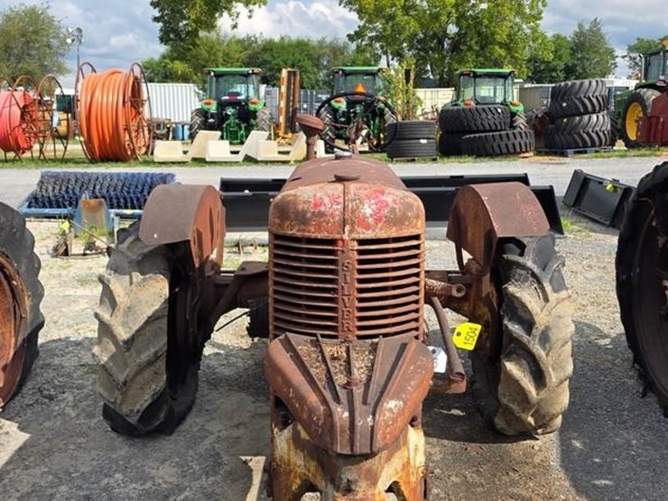 silver-king-tractor-(not-running)-106-image-17