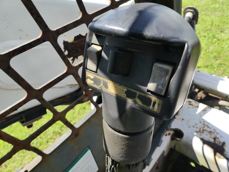2006-bobcat-t190-image-15