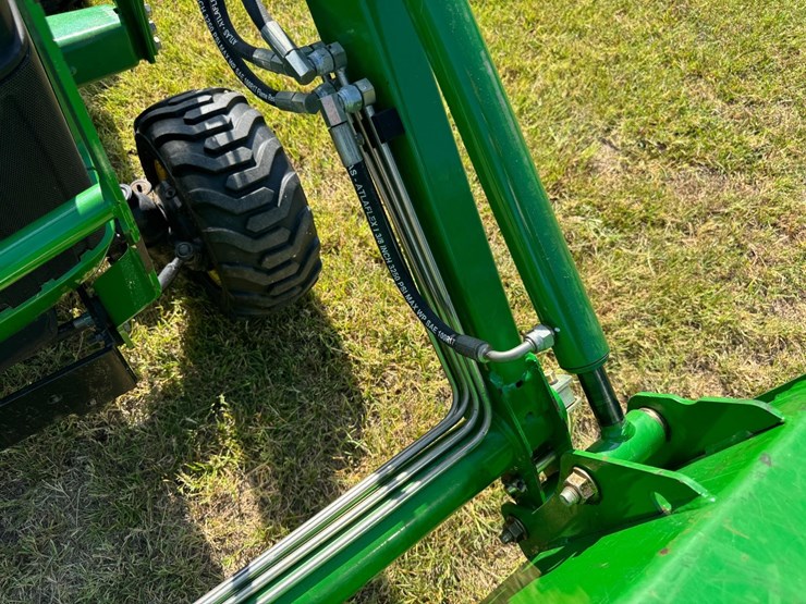 2014-john-deere-1023e-image-26