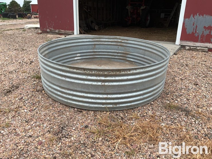 farmaster-575-gal-livestock-tank-image-4