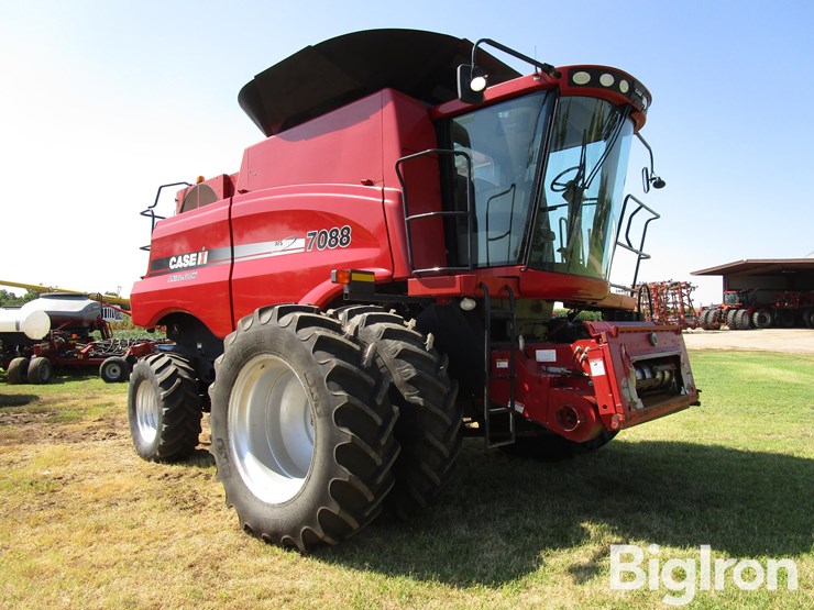 2011-case-ih-7088-image-3