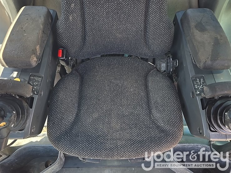 2016-caterpillar-140m3-awd-image-64