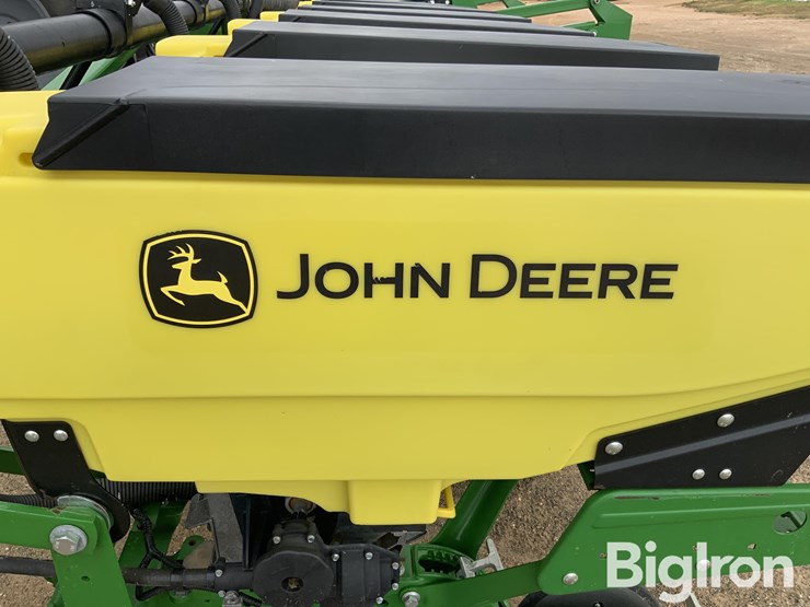2020-john-deere-1725-image-10