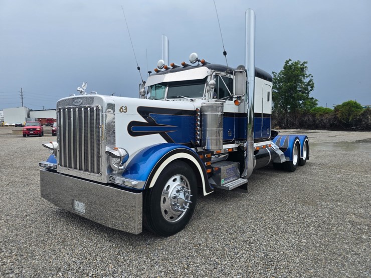 2000-peterbilt-379-image-3