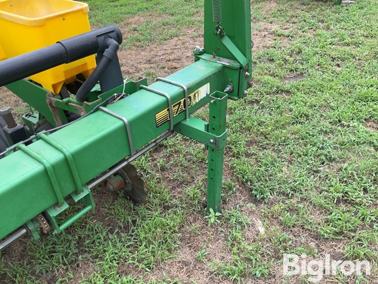 john-deere-1700-image-14