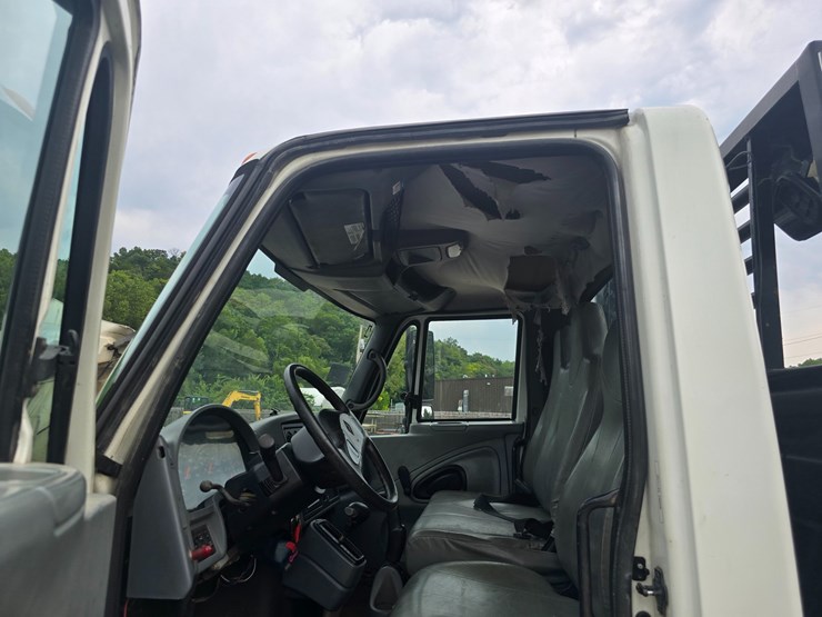 2006-international-durastar-4300-image-45